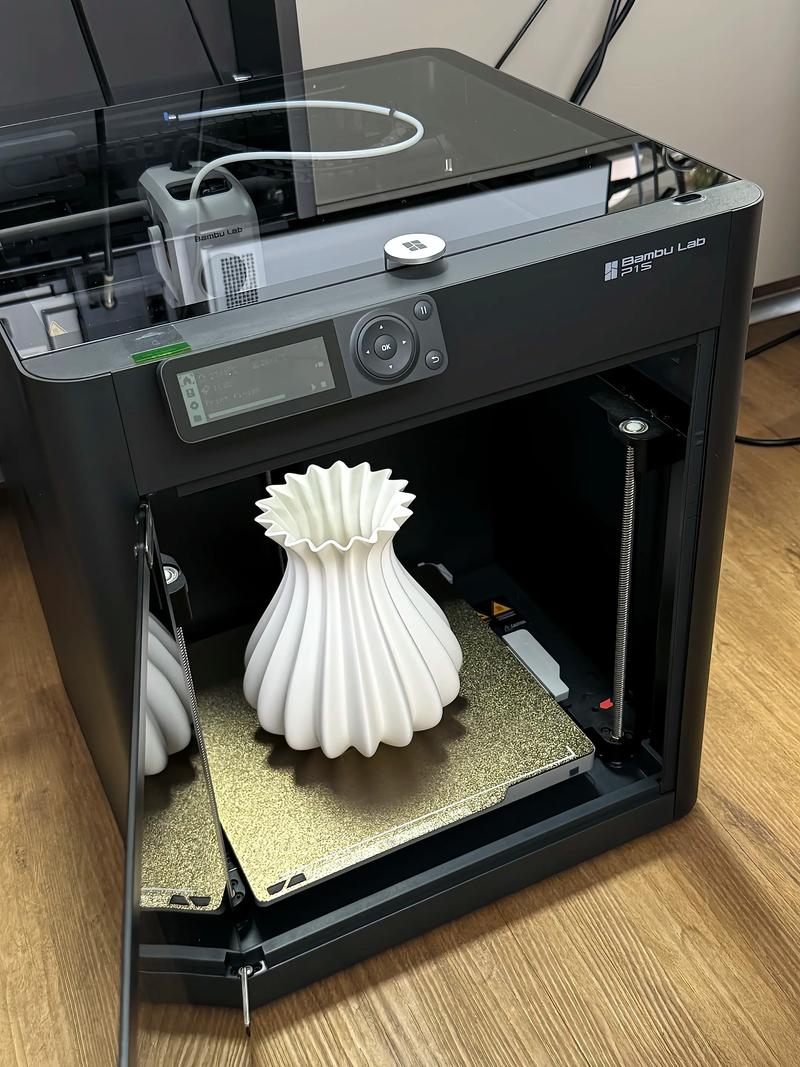 3D打印机，作为数码神器，为何成为何同学的首选？