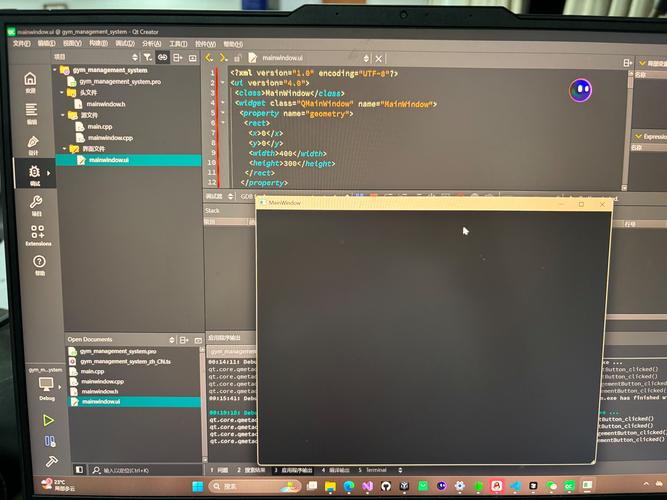 如何使用Qt中的QMdiArea实现多文档界面设计？