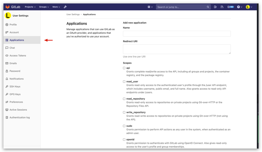 GitLab付费版相比免费版，在权限管理上具体有哪些高级功能或优势？