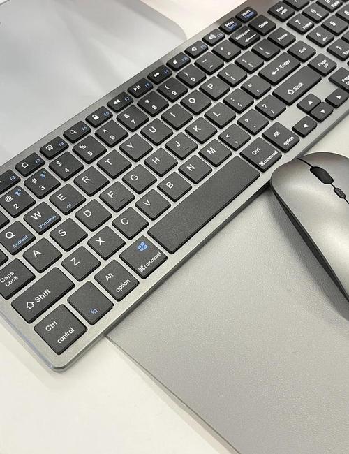 有没有推荐全键盘加人脸识别功能的轻薄型笔记本电脑？