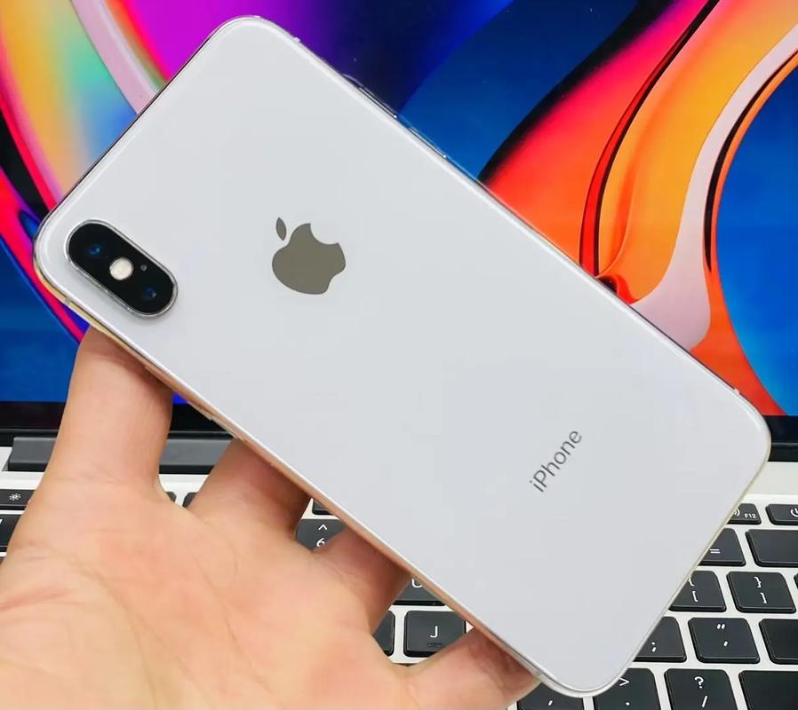 iPhone X是否是苹果公司首款全面屏设计的智能手机？