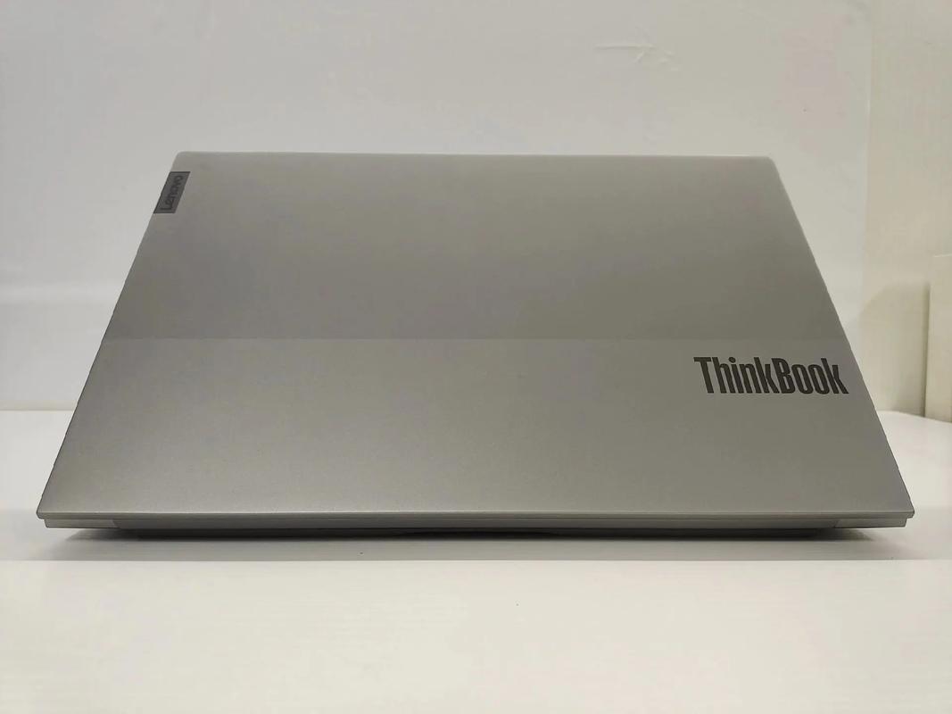 联想ideapad15锐龙版测评中，这款笔记本的处理器、显卡、内存等具体参数如何？