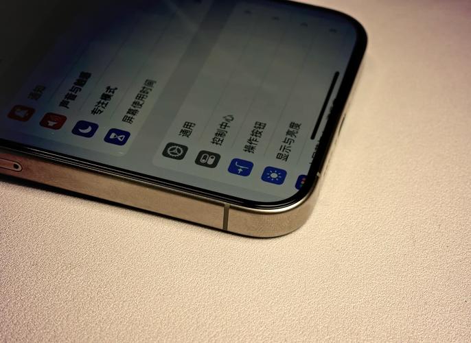 如何挑选iPhone 15首发保护膜，确保不买到劣质产品？