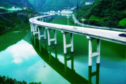 神农架专业网站建设，如何成为数字时代绿色信息桥梁的领先网页门户？