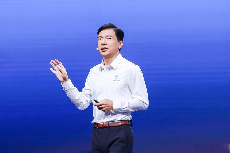 百度SEO优化深入探讨，李彦宏创建百度的关键基础如何塑造其未来发展战略？
