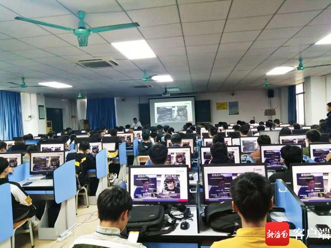 大学生为何要深入学习数据库相关知识，以适应未来信息化社会的发展需求？
