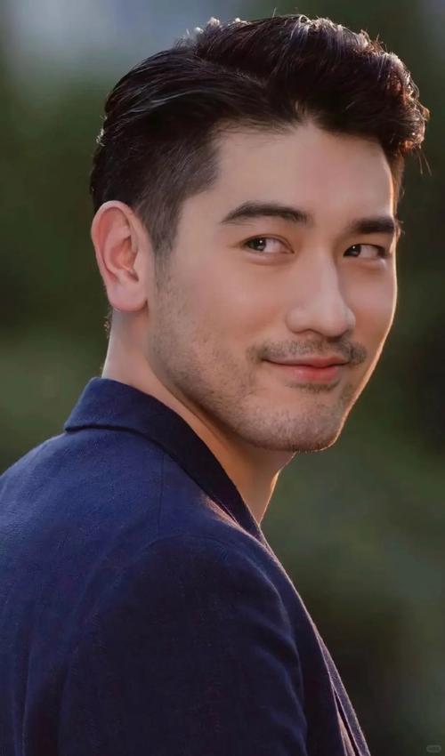 高以翔在百度明星人气榜星光璀璨，这背后的人气秘密究竟是什么？