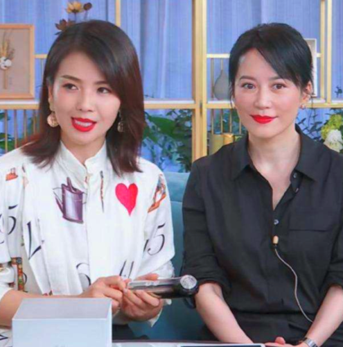 41岁刘涛与49岁俞飞鸿关掉滤镜，谁从仙境被打回现实？