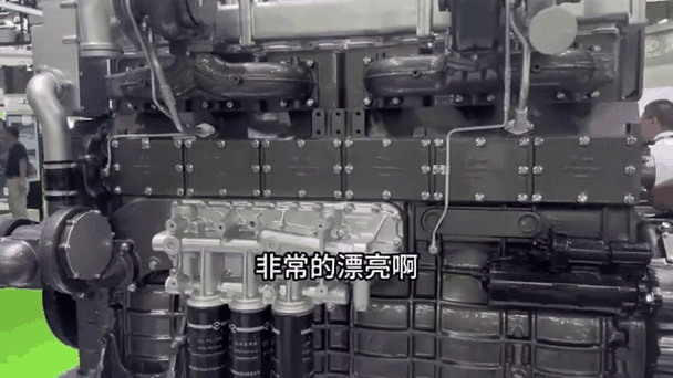 发电机组动态数据库具体包含哪些详细信息？