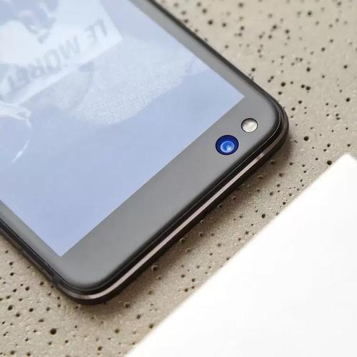 yota双面屏手机yota3性价比高吗？值得购买吗？