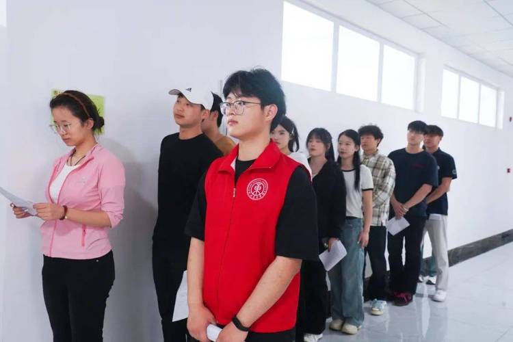 HDU.2188活动需要哪些志愿者参与选拔？