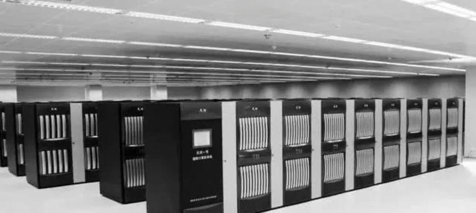 我国自行设计研制的银河II型计算机是哪款计算机改进而来的？