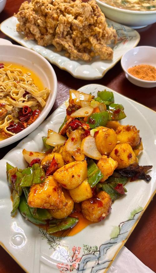 在齐齐哈尔哪里能找到最地道的本地餐饮美食攻略推荐？