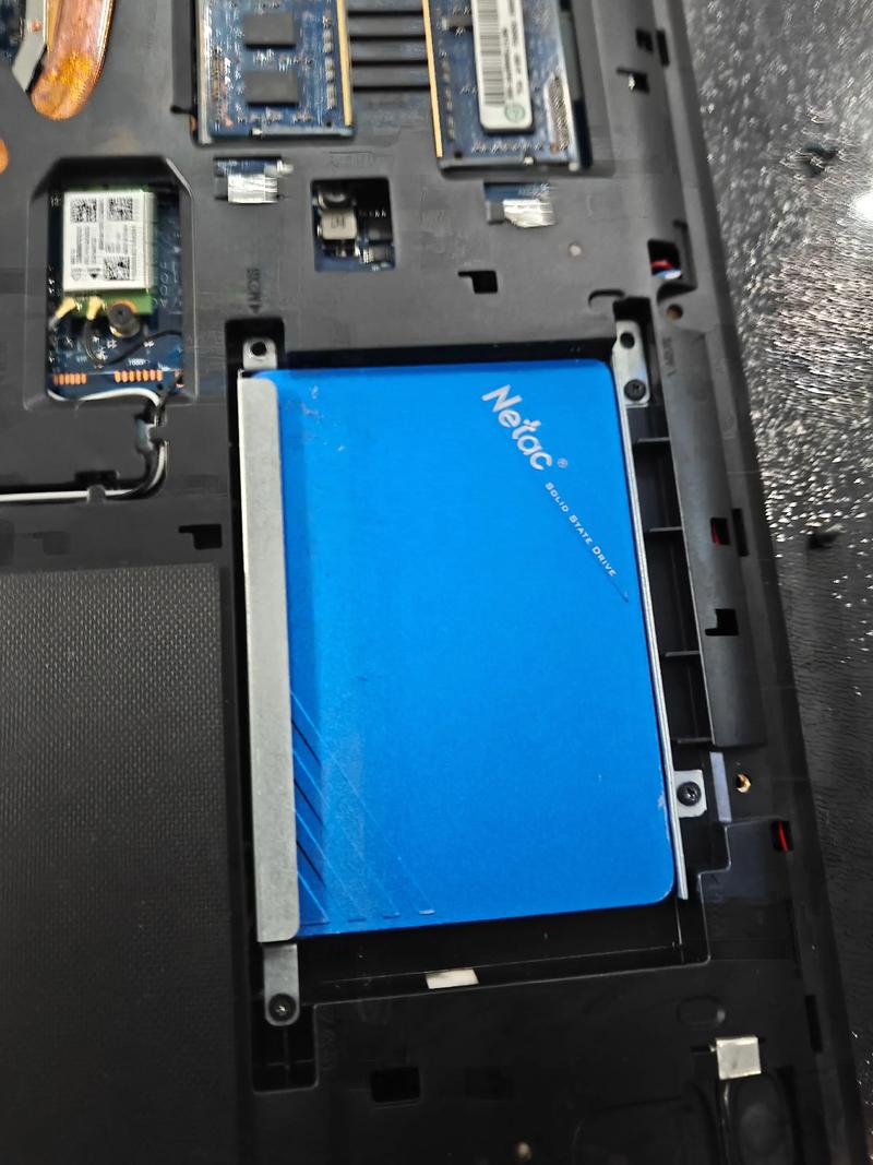 笔记本光驱位在哪可以换成硬盘？换硬盘教程详细步骤是啥？